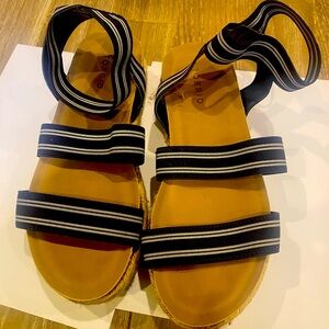 Womens platform shoes size 9WW